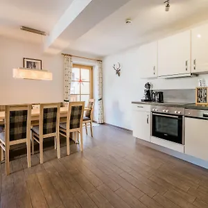 Kristall By Skinetworks Hotel