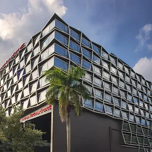 Travelodge Harbourfront Hotel
