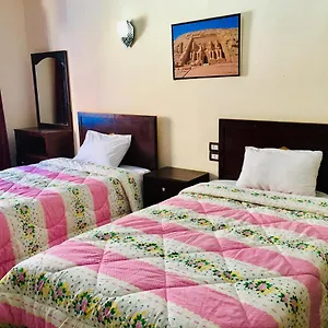 Sunflower West Bank فندق الأقصر