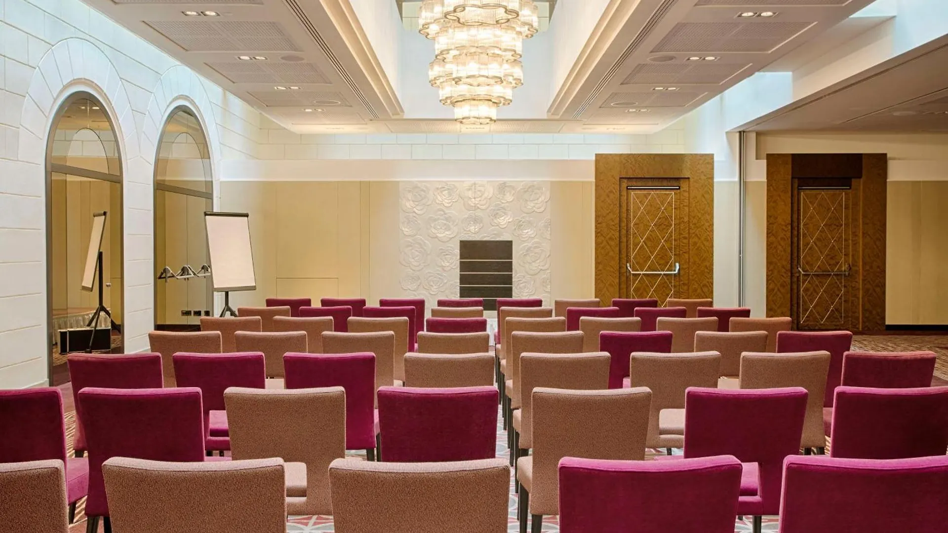 Hotel Anantara Palais Hansen Vienna - Newly Renovated