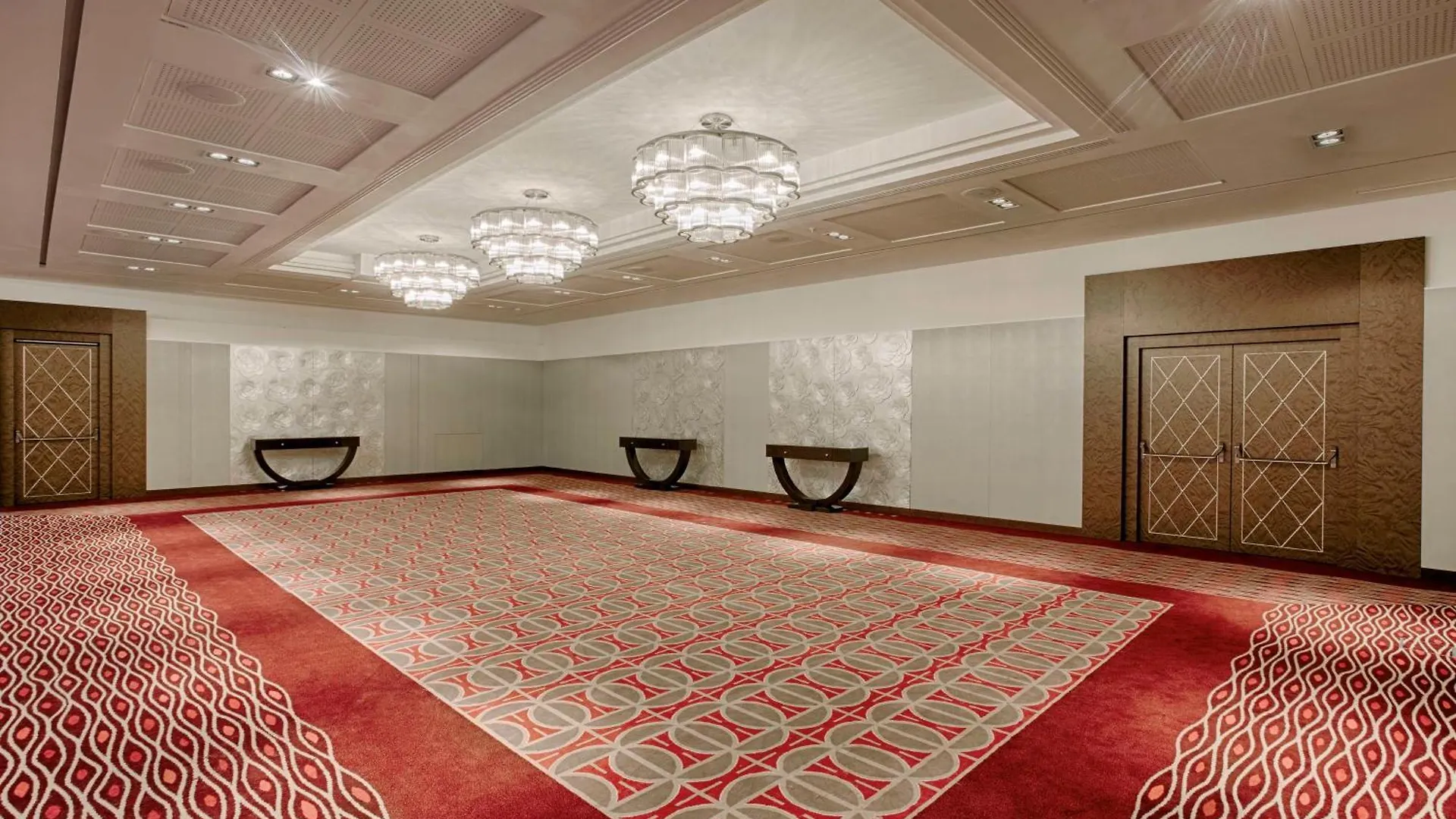 Anantara Palais Hansen Vienna - Newly Renovated מלון